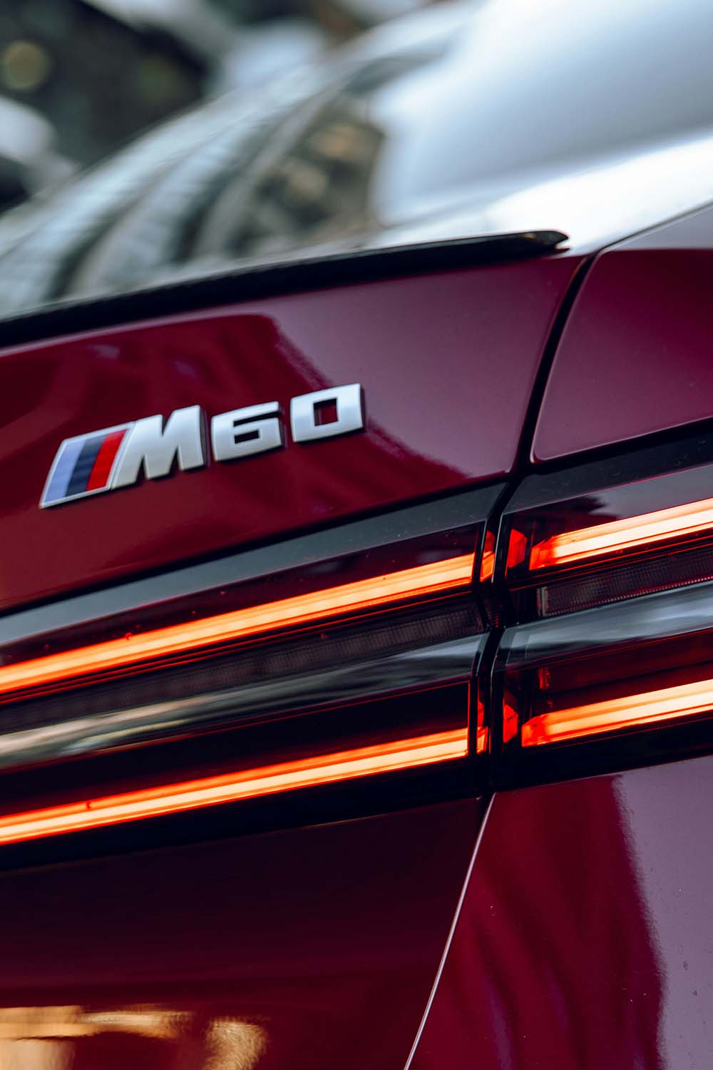 BMW i5 – flexleasing af ny executive-elbil med overskud BMW-i5-naerbillede-af-bagende-hoejformat