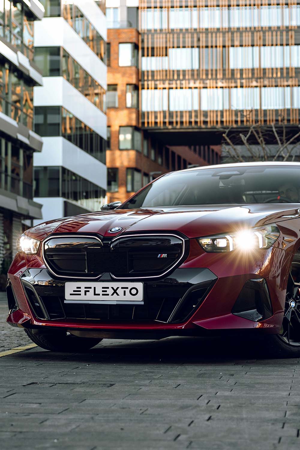 BMW i5 – flexleasing af ny executive-elbil med overskud BMW-i5-skraat-forfra-hoejformat