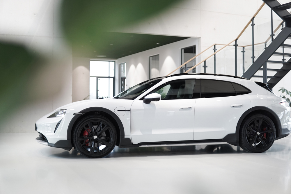 Porsche-Taycan-leasing-13