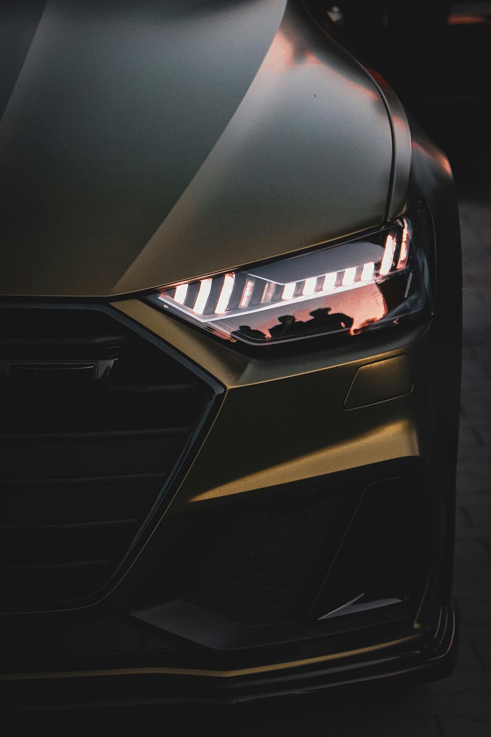 close-up-audi-front